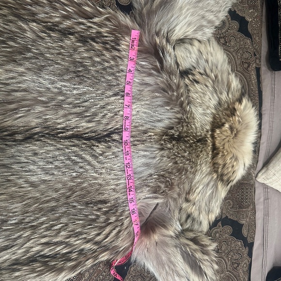 Finnish Raccon Fur Coat - Picture 4 of 6